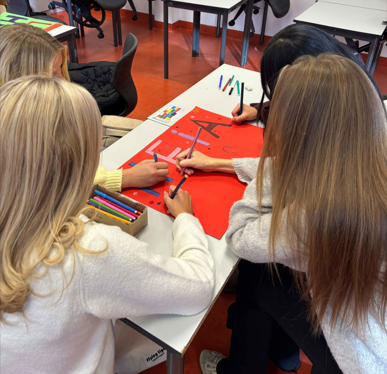 Elever forbereder seg til skoleløpet